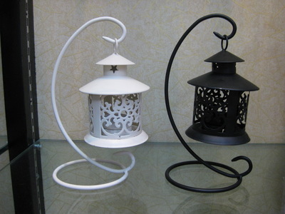 新款铁艺彩色风灯防风烛台 室外装饰与实用性的完美结合